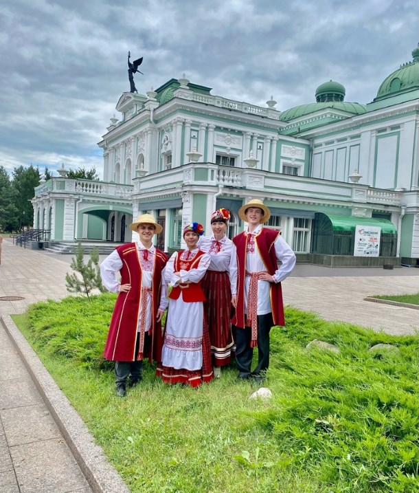 Вручены благодарственные письма лидерам молодежного крыла - белорусам Омской области