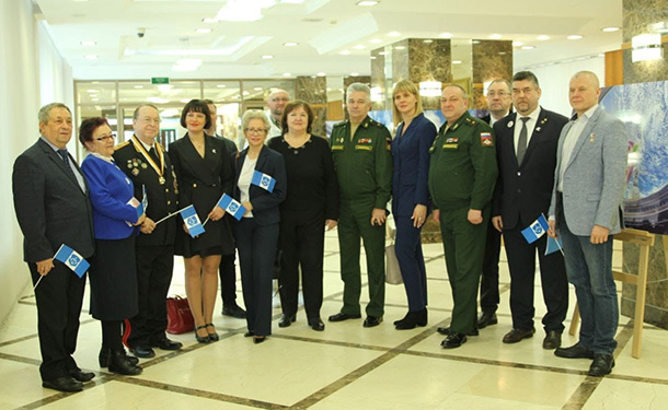 В Центральном военном госпитале имени  П.В.Мандрыка открылась выставка фоторабот призеров конкурса детского рисунка, побывавших в космосе на МКС